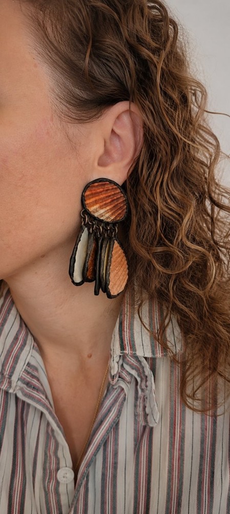 vintage earrings monies Artistic Shell Design
