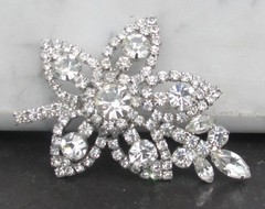 Beautiful Vintage Clear Rhinestone Prong Set Leaf Brooch Pin