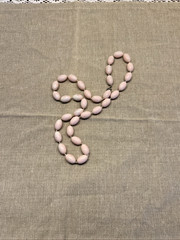 Vintage 1970s-1980s Light Pink Plastic Oval Barrel Bead Necklace