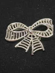Vintage Gerry’s Silver Tone Openwork Ribbon Bow Brooch Pin Signed