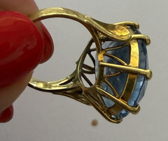 CARL F. BUCHERER 18K YELLOW GOLD BLUE TOPAZ LARGE COCKTAIL ESTATE RING SZ. 5.25