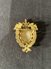 1950-1970s Gold Tone Shell Cameo Brooch Pendant By Florenza