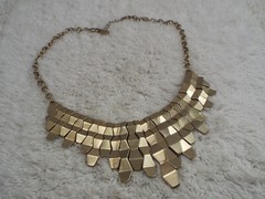 LIZ CLAIBORNE Goldtone Scoop Necklace
