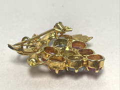 Vintage Gold Tone Ruby Sapphire Grapes Brooch Pin Fruit Cluster 1″ 7g