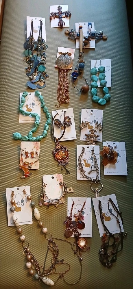 (S6)Boho Jewlery Lot 20+ Boho Jewelry, Perfect for Resellers, Boutique,Flea Makt