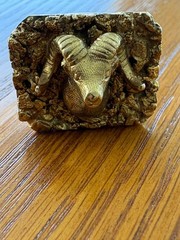 VINTAGE (SINGLE) ALASKAN RAM’S HEAD CUFF LINK 10K GOLD/NATURAL GOLD NUGGETS