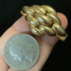 Vtg Couture Puffy Gold Tone Textured Nouveau Style Scarf Clip 1 5/8” Hinged