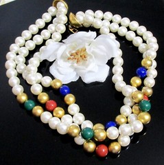 VTG RUNWAY BOOK PIECE NAPIER 3 STRAND FAUX PEARL/BEAD NECKLACE GP “Scarborough”