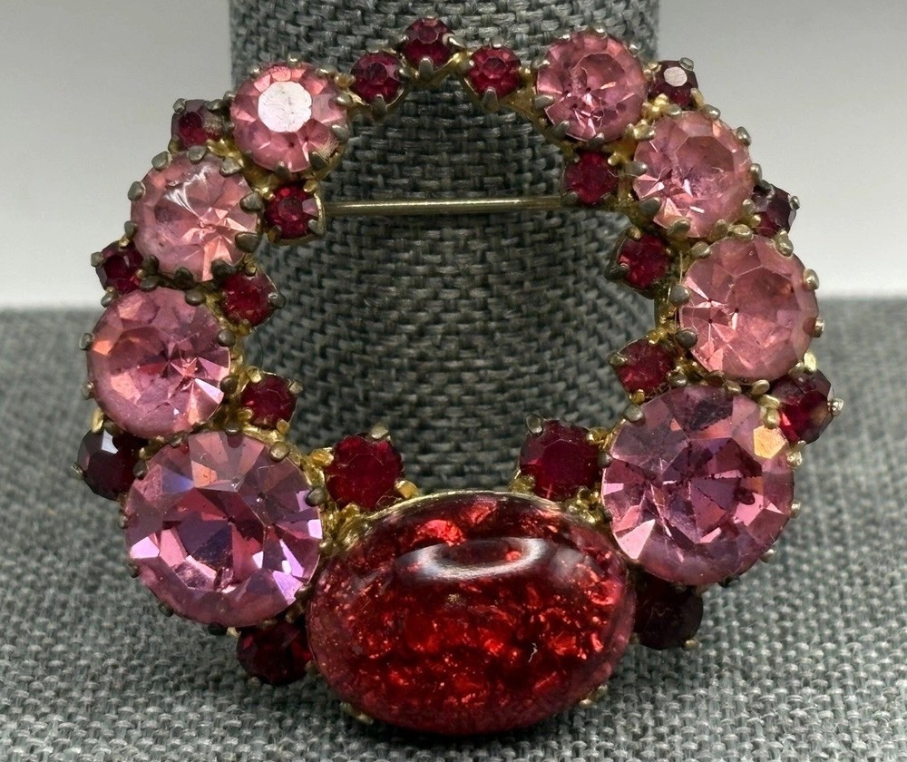 Vintage Dragon’s Breath Red Pink Rhinestone Wreath Brooch Gold Tone Cabochon