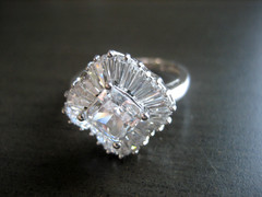 STUNNING VINTAGE 14K WHITE GOLD BAGUETTE BALLERINA RING SIZE 8