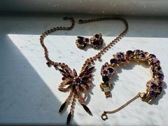 Vintage Gold Tone D&E Purple Glass AB Rhinestone Necklace Bracelet Earrings READ