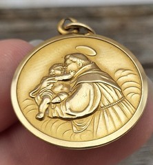 Vintage 18K Yellow Gold Saint Anthony Religious Charm Pendant 750 for Necklace