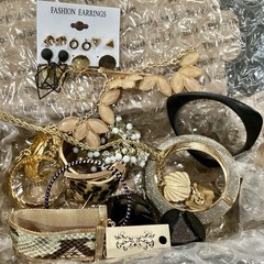 All Wearable Fashionable Very Good Jewelry Lot