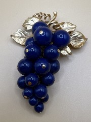 Vintage Gold Tone Leaf Blue Grape Cluster Brooch Pin