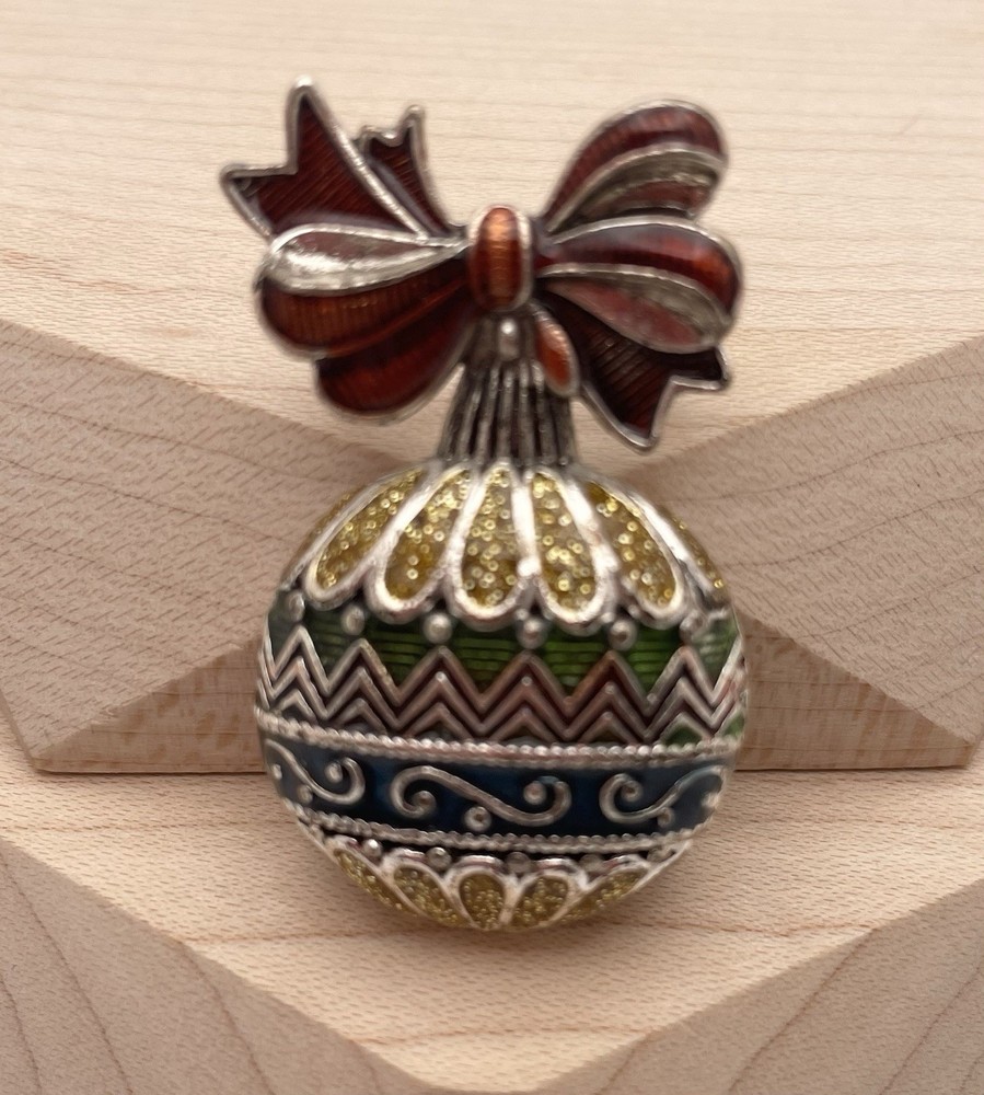 Vintage Nina Ricci NR Christmas Ornament for Avon Silver Tone Brooch Pin