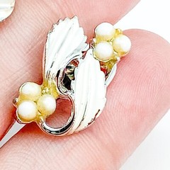 Coro Vintage White Enamel Earrings Silver Tone Clip On Hinge Screw Back Signed