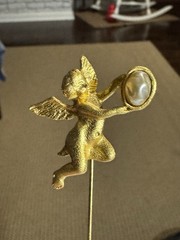 Victorian Hat Stick Pin Cherub Angel Holding Fresh Water Pearl Gold Tone Vintage