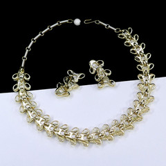 VINTAGE 1950’S CORO WHITE THERMOSET PLASTIC NECKLACE CLIP-ON EARRINGS SET