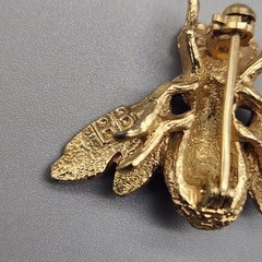 Vtg BB Bee Brooch Gold Tone Scatter Pin Bug Insect Watercolor Enamel Style Read
