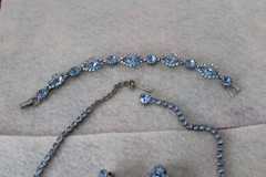 Weiss Vintage Icy Blue Carnival Glass Design Necklace, Earrings & Bracelet Set
