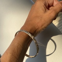Vintage Sterling Silver Leaf Scroll Repousse Skinny Bangle Bracelet Size M-L