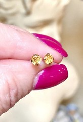 Beautiful Vintage 10 Kt. Yellow Gold Faceted Round Golden Citrine Stud Earrings
