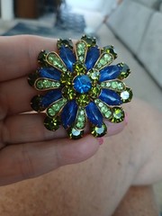 2x Vintage Rhinestone Brooches And Earrings Sets Gold Setting Beautiful