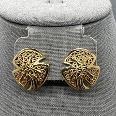 Vintage Gold Tone Clip On Earrings Filigree Fan Clover Design Textured Statement