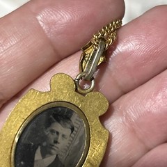 ANTIQUE c1860-1880 VICTORIAN 22K 15.6g ROLLED GOLD PHOTO PENDANT 12K GF CHAIN 22