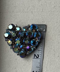 vintage blue aurora borealis Peacock AB Iridescent Crystal Cluster Heart Brooch