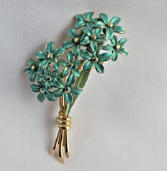 Vtg Pastelli Enamel and Goldtone Brooch Blue Teal Floral Flower Bouquet 2 inches