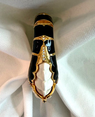 KJL Kenneth Jay Lane Seahorse Hinged Black & White Enamel & Rhinestones Bracelet