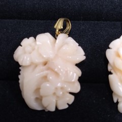 Light Pink Flower Two Stone Pendants Gold Tone
