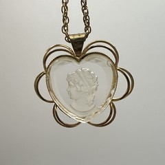 Vintage Intaglio Cameo Heart Pendant Gold Tone Necklace 23”