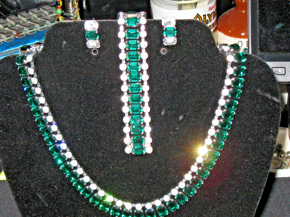 Vintage Faux Emerald Green & Clear Rhinestone Necklace Bracelet Earring Set RARE