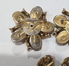 GORGEOUS SELRO SELINI SIGNED MULTI COLORS FLOWER RHINESTONE BROOCHES EARRING SET