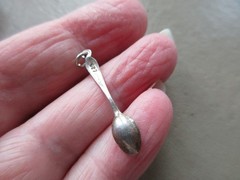 CUTE VINTAGE 927 STERLING SILVER UNUSUAL MINIATURE SPOON FOB CHARM PENDANT OLD