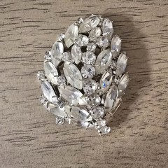 VINTAGE ASSORTED JEWELRY LOT / 4 Pieces