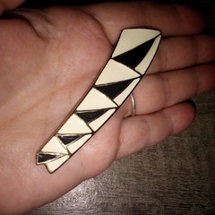 Vintage Trifari MCM Black & White Enamel & Gold Tone Abstract Brooch Art Deco 3″