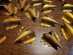 Lot Of 20 Wavy Fluted Leaf France Vintage 60s Brass Stampings Findings Jewelry