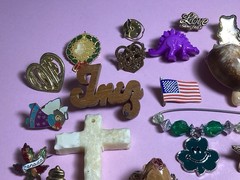 Lot of 30 Novelty Pins and Brooches Vintage to Now Animals Bugs Angels Plus More