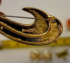 Set of 8 Vintage Brooches Assorted Sizes