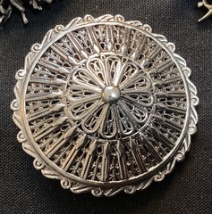 Lot of 14 Vintage Brooches Including Silvertone, Fans, Florals….unbranded