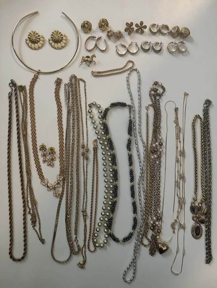 Vintage Costume Jewelry Lot 12 Pairs Earrings & 17 Necklaces Gold & Silver Tone