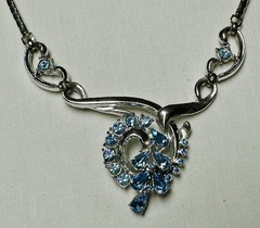 Vintage Mid Century Estate Silver Tone Blue Rhinestone Focal Choker Necklace n03