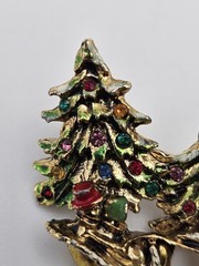 Vintage Brooch HORSE SLEIGH RIDE Pin CHRISTMAS TREES Holiday Costume Jewelry