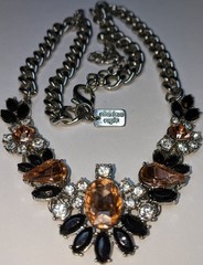 Y2K Era Pink Black Flower Chain Necklace American Eagle Women Fashion Jewelry