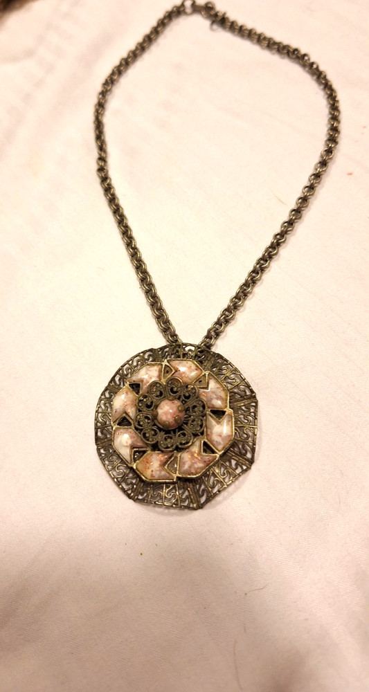 Vintage Confetti Thermoset Pendant Necklace With Beautiful 16″ Chain