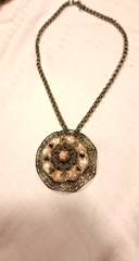 Vintage Confetti Thermoset Pendant Necklace With Beautiful 16″ Chain