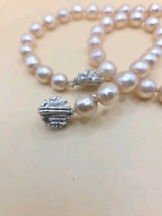 VintageJudith McCann Signed Shuvon Glass Pearl Necklace Dual-Hook Clasp 20″ 0176